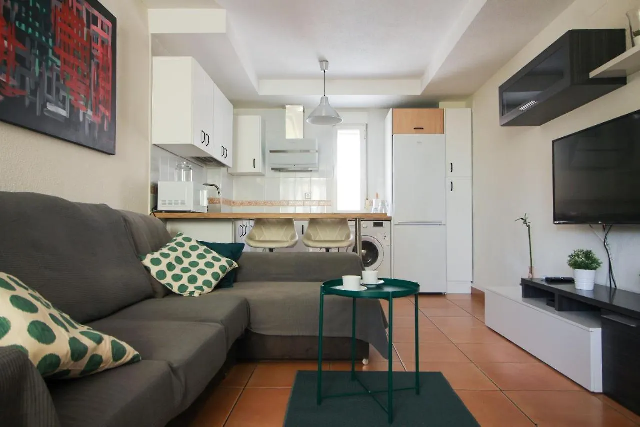 Lentiscares 118. Dos habitaciones con salida a la piscina. Torrox Apartamento