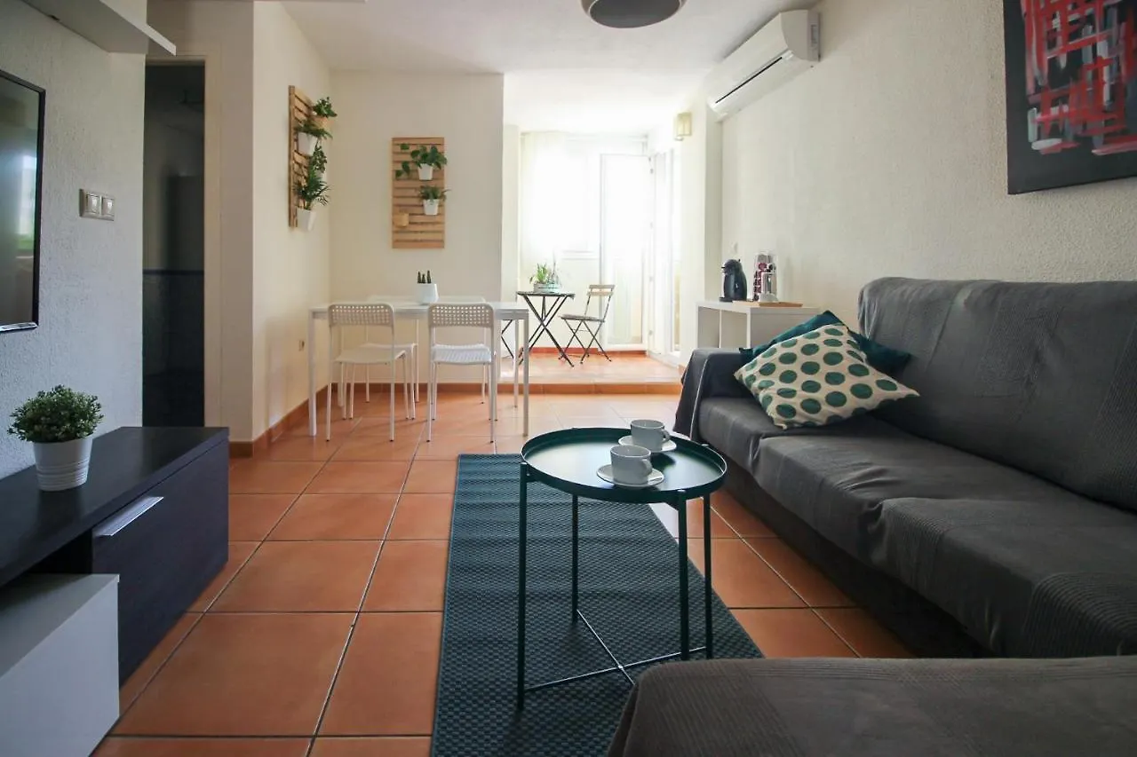 Lentiscares 118. Dos habitaciones con salida a la piscina. Torrox España
